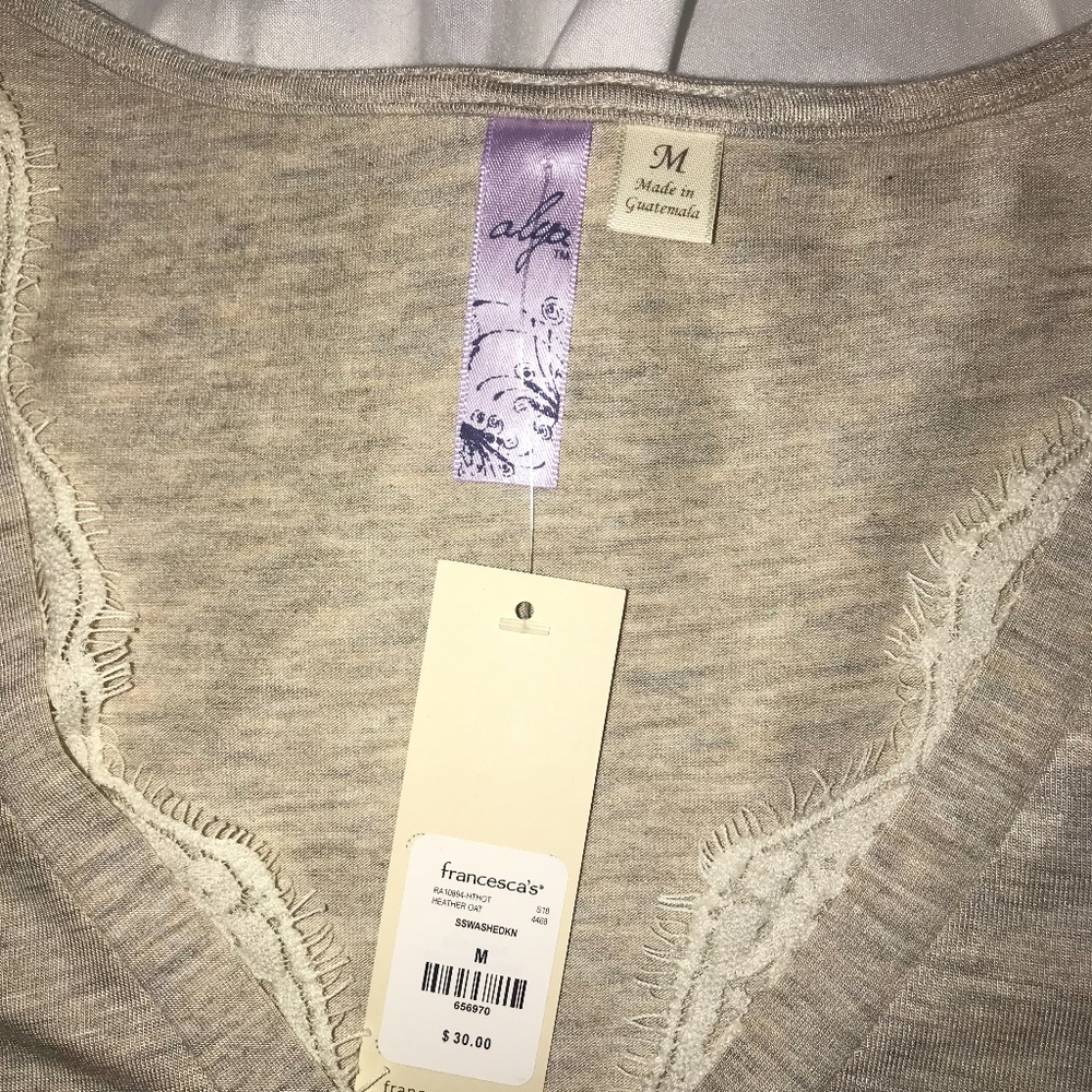 NWT Soft V-Neck with Lace Detailing - Picture 2 of 3
